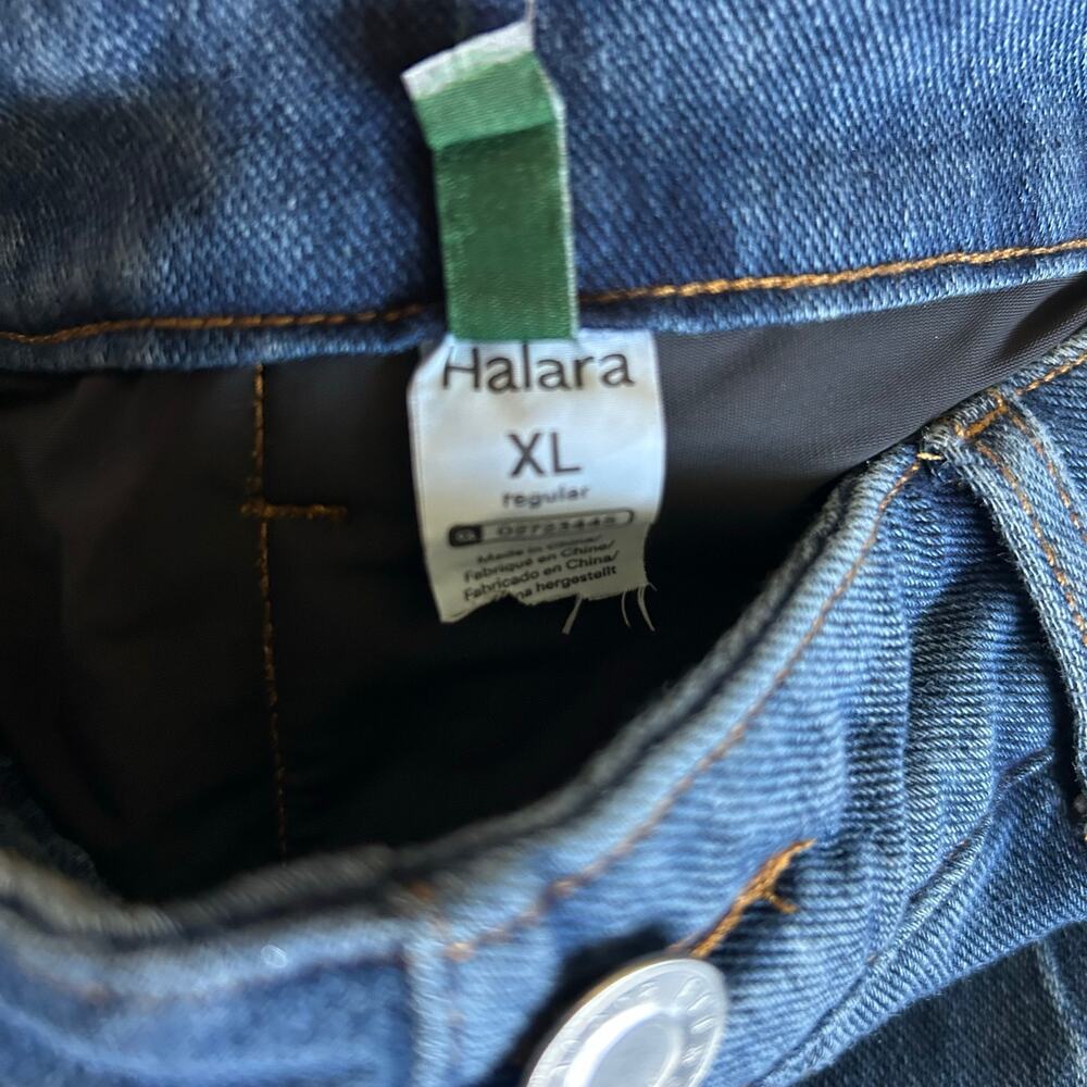 High-Waisted Wide-Leg Halara Jeans, Classic Blue Wash - Picture 3 of 13
